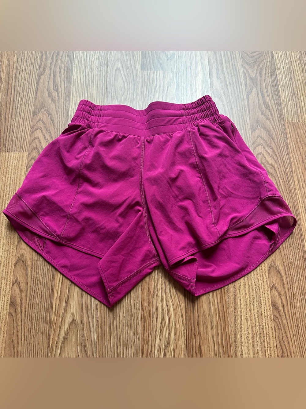 Lululemon Hotty Hot Shorts Womens Size 2 Magenta Pink Running Athletic